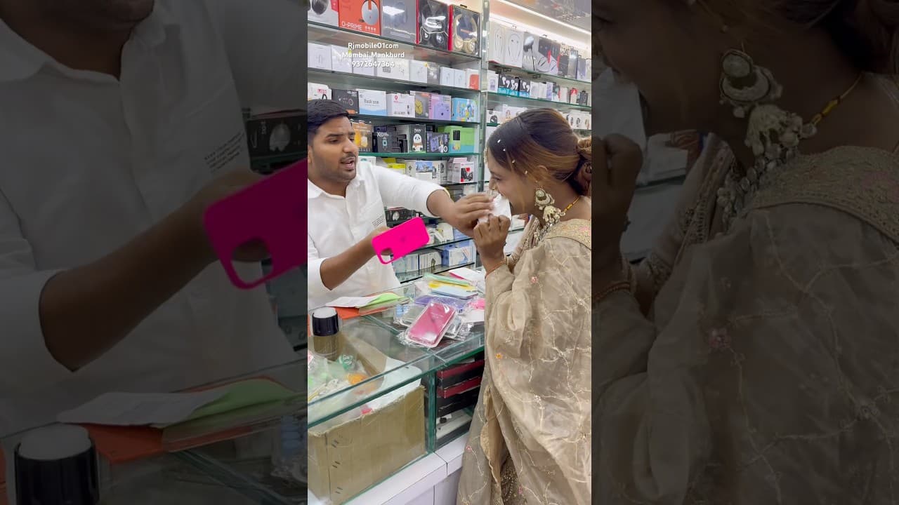 😖iPhone 15 ￼rubber ￼silicon with insideRexine with iPhone logo MagSafe working 40colours available