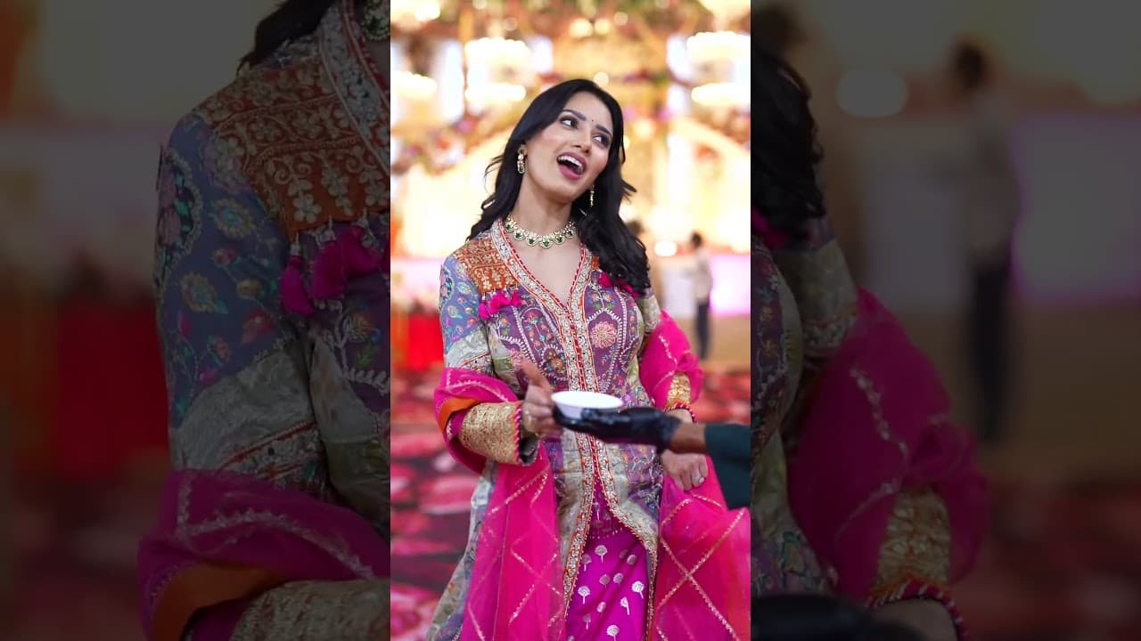 Kulfi kha lo..🤭💖 #neetubisht #wedding #trendingshorts